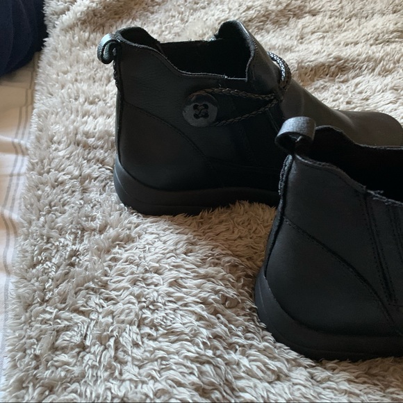 Easy spirit black booties - Picture 8 of 8